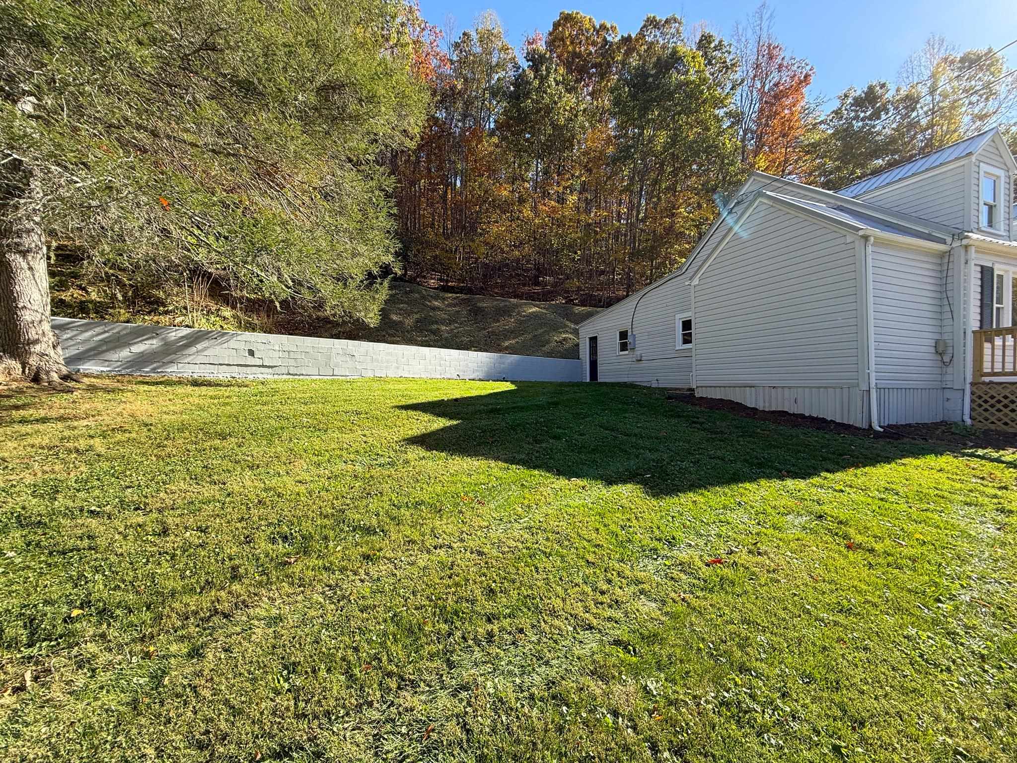 2020 WEST MIDLAND TRL, LEXINGTON, Virginia 24450, 3 Bedrooms Bedrooms, ,1 BathroomBathrooms,Residential,2020 WEST MIDLAND TRL,670390 MLS # 670390 2020 WEST MIDLAND TRL, LEXINGTON, Virginia 24450, 3 Bedrooms Bedrooms, ,1 BathroomBathrooms,Residential,2020 WEST MIDLAND TRL,670390 MLS # 670390