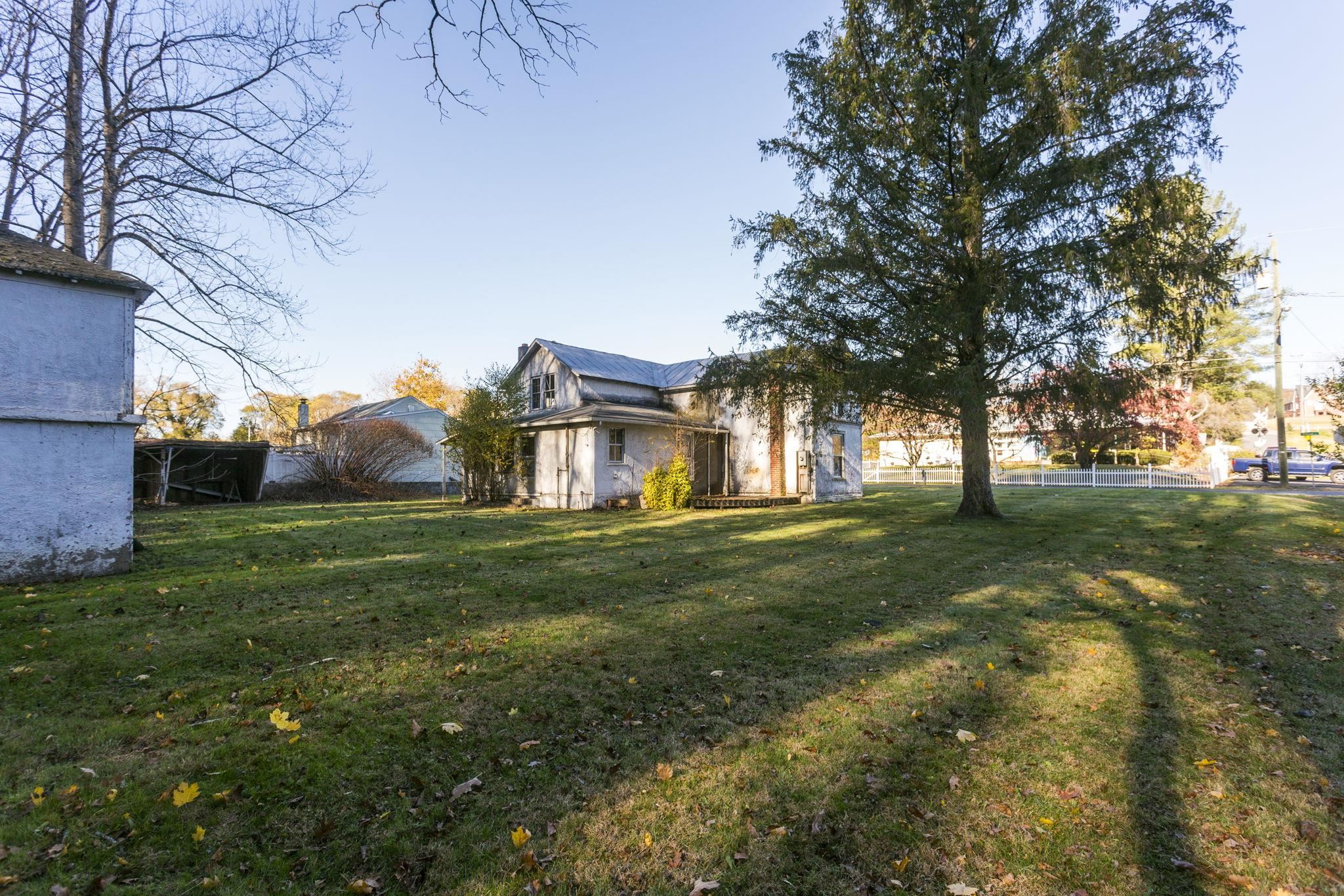 165 W RAILROAD AVE, CRAIGSVILLE, Virginia 24430, 4 Bedrooms Bedrooms, ,1 BathroomBathrooms,Residential,165 W RAILROAD AVE,670955 MLS # 670955