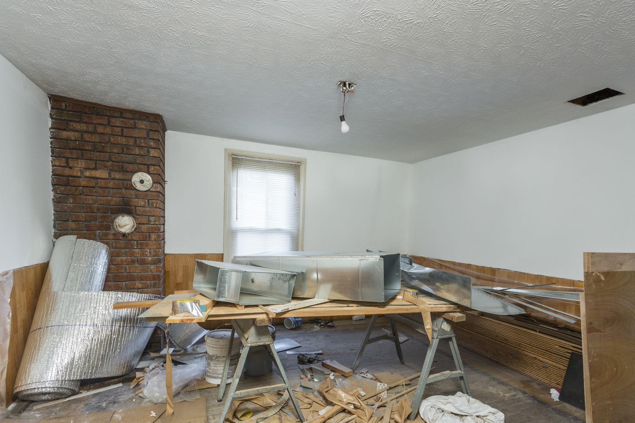 165 W RAILROAD AVE, CRAIGSVILLE, Virginia 24430, 4 Bedrooms Bedrooms, ,1 BathroomBathrooms,Residential,165 W RAILROAD AVE,670955 MLS # 670955