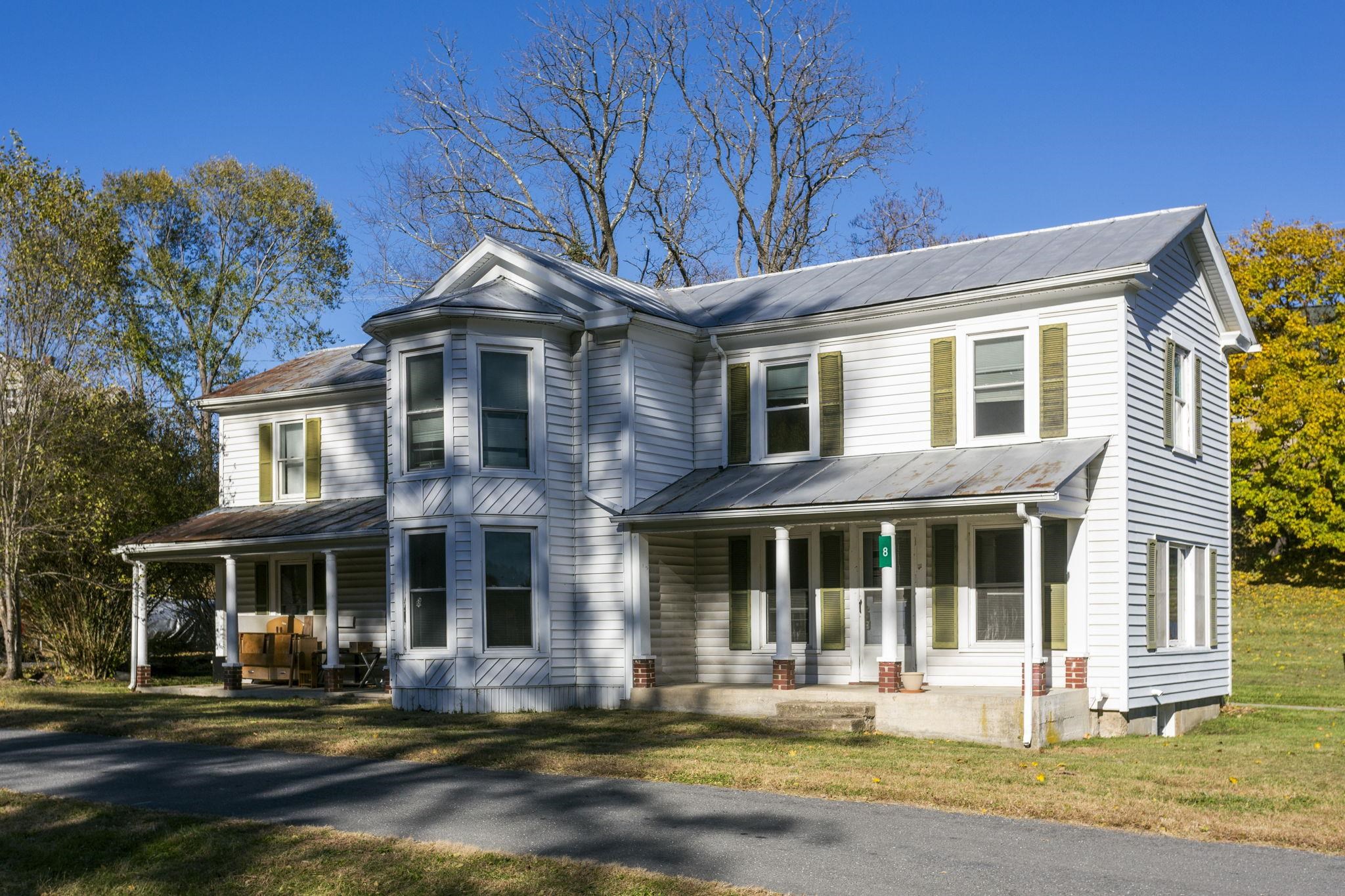 8 S CHESTNUT AVE, CRAIGSVILLE, Virginia 24430, 4 Bedrooms Bedrooms, ,1 BathroomBathrooms,Residential,8 S CHESTNUT AVE,670956 MLS # 670956 8 S CHESTNUT AVE, CRAIGSVILLE, Virginia 24430, 4 Bedrooms Bedrooms, ,1 BathroomBathrooms,Residential,8 S CHESTNUT AVE,670956 MLS # 670956