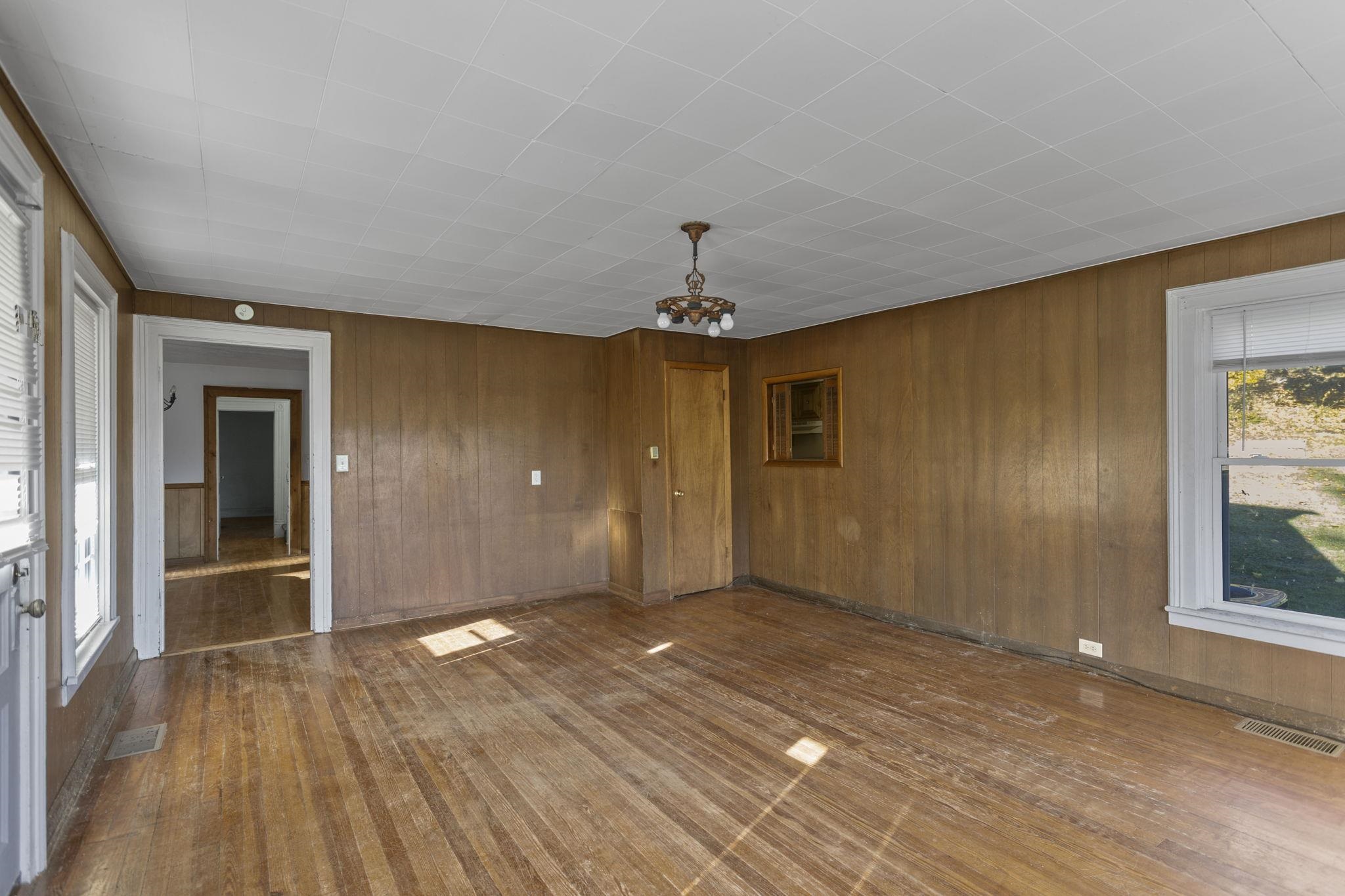 8 S CHESTNUT AVE, CRAIGSVILLE, Virginia 24430, 4 Bedrooms Bedrooms, ,1 BathroomBathrooms,Residential,8 S CHESTNUT AVE,670956 MLS # 670956 8 S CHESTNUT AVE, CRAIGSVILLE, Virginia 24430, 4 Bedrooms Bedrooms, ,1 BathroomBathrooms,Residential,8 S CHESTNUT AVE,670956 MLS # 670956