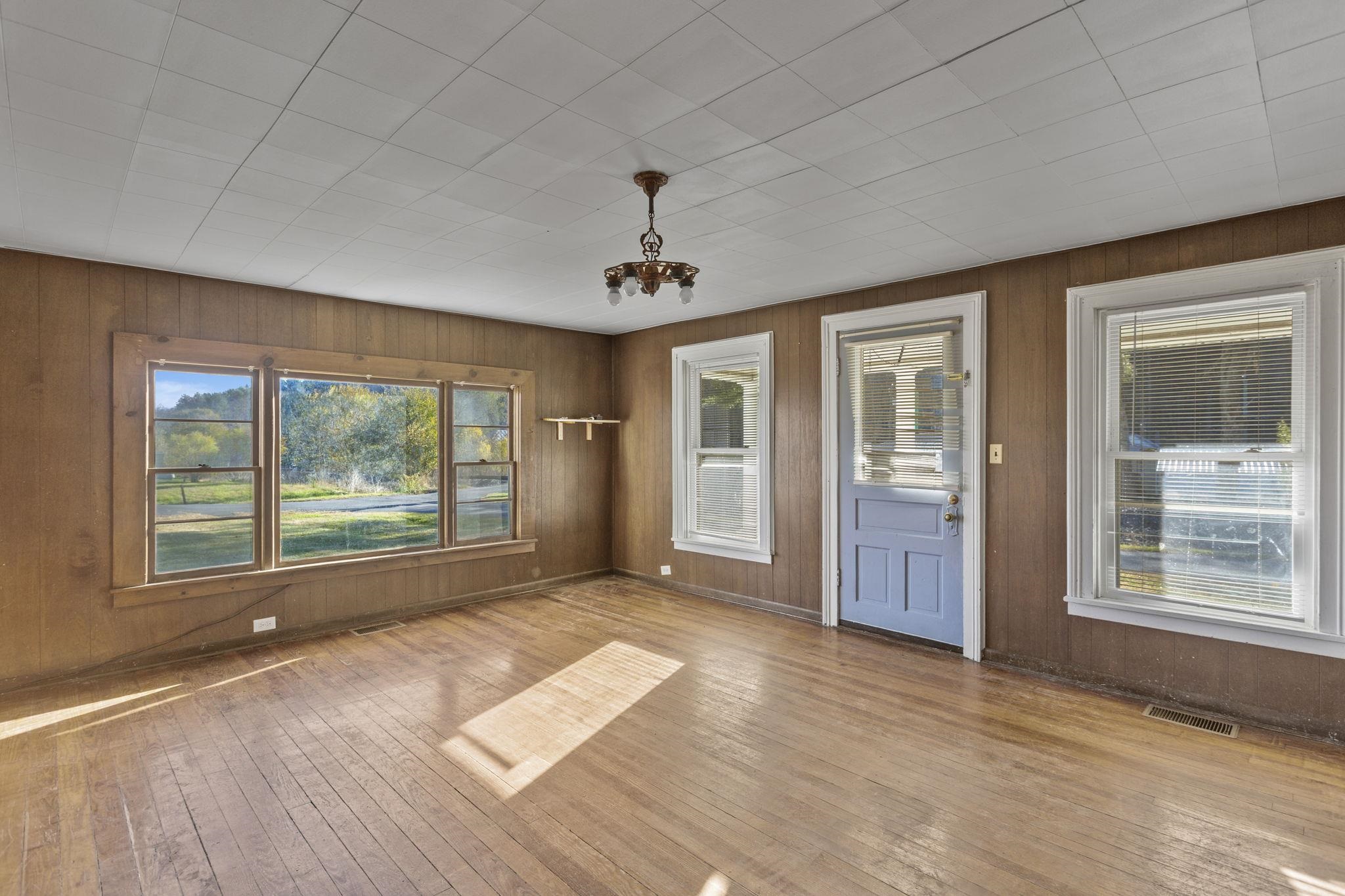 8 S CHESTNUT AVE, CRAIGSVILLE, Virginia 24430, 4 Bedrooms Bedrooms, ,1 BathroomBathrooms,Residential,8 S CHESTNUT AVE,670956 MLS # 670956 8 S CHESTNUT AVE, CRAIGSVILLE, Virginia 24430, 4 Bedrooms Bedrooms, ,1 BathroomBathrooms,Residential,8 S CHESTNUT AVE,670956 MLS # 670956