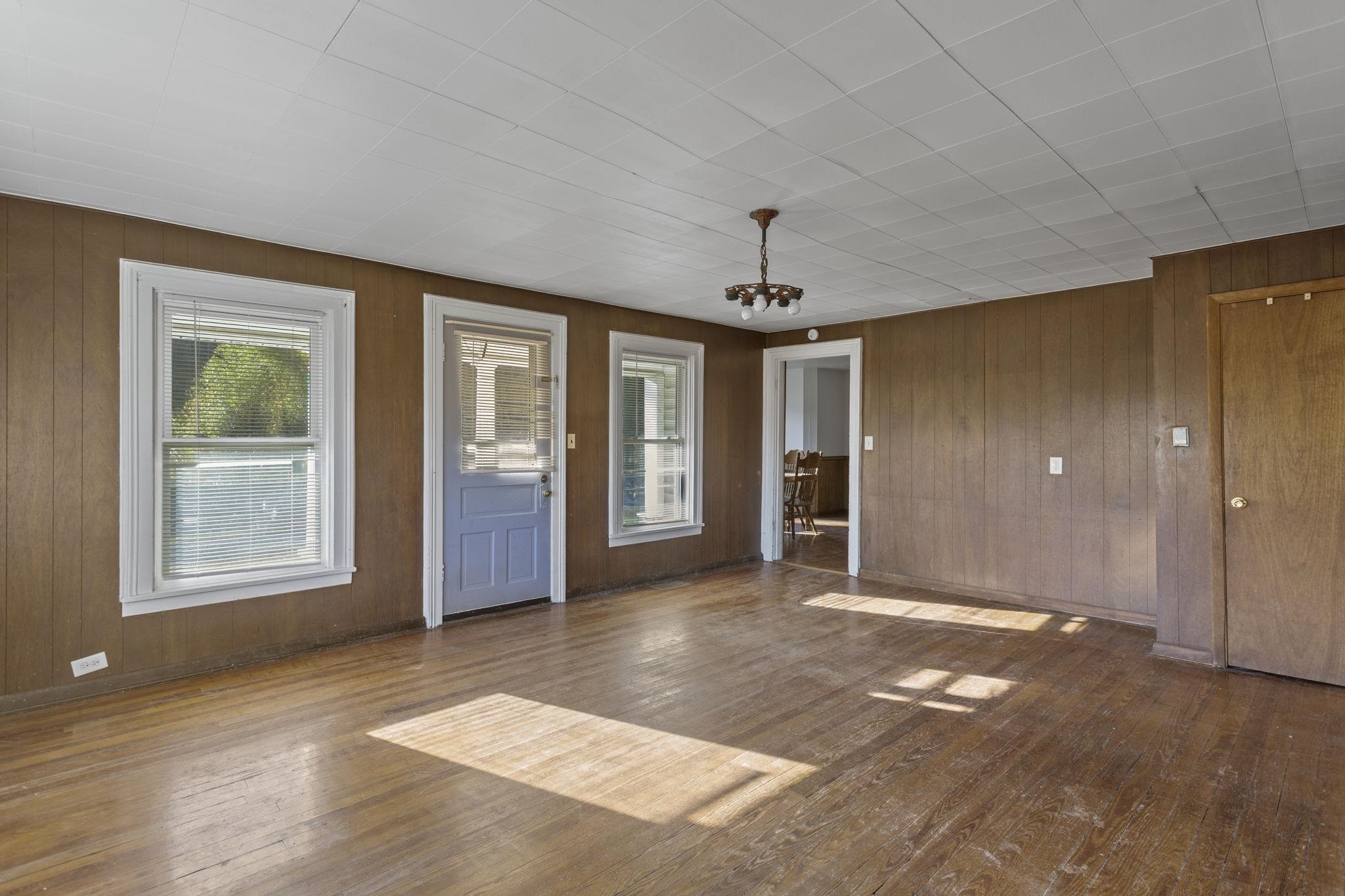 8 S CHESTNUT AVE, CRAIGSVILLE, Virginia 24430, 4 Bedrooms Bedrooms, ,1 BathroomBathrooms,Residential,8 S CHESTNUT AVE,670956 MLS # 670956 8 S CHESTNUT AVE, CRAIGSVILLE, Virginia 24430, 4 Bedrooms Bedrooms, ,1 BathroomBathrooms,Residential,8 S CHESTNUT AVE,670956 MLS # 670956