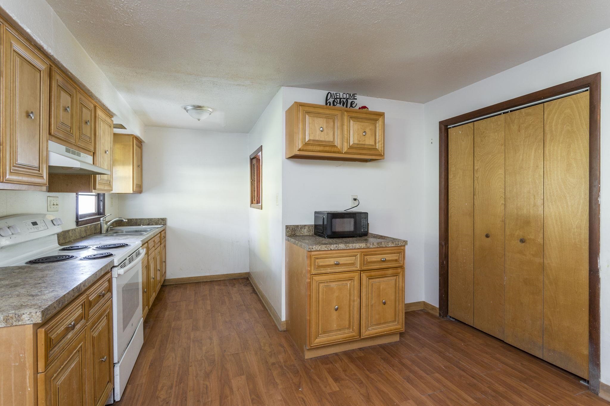 8 S CHESTNUT AVE, CRAIGSVILLE, Virginia 24430, 4 Bedrooms Bedrooms, ,1 BathroomBathrooms,Residential,8 S CHESTNUT AVE,670956 MLS # 670956 8 S CHESTNUT AVE, CRAIGSVILLE, Virginia 24430, 4 Bedrooms Bedrooms, ,1 BathroomBathrooms,Residential,8 S CHESTNUT AVE,670956 MLS # 670956