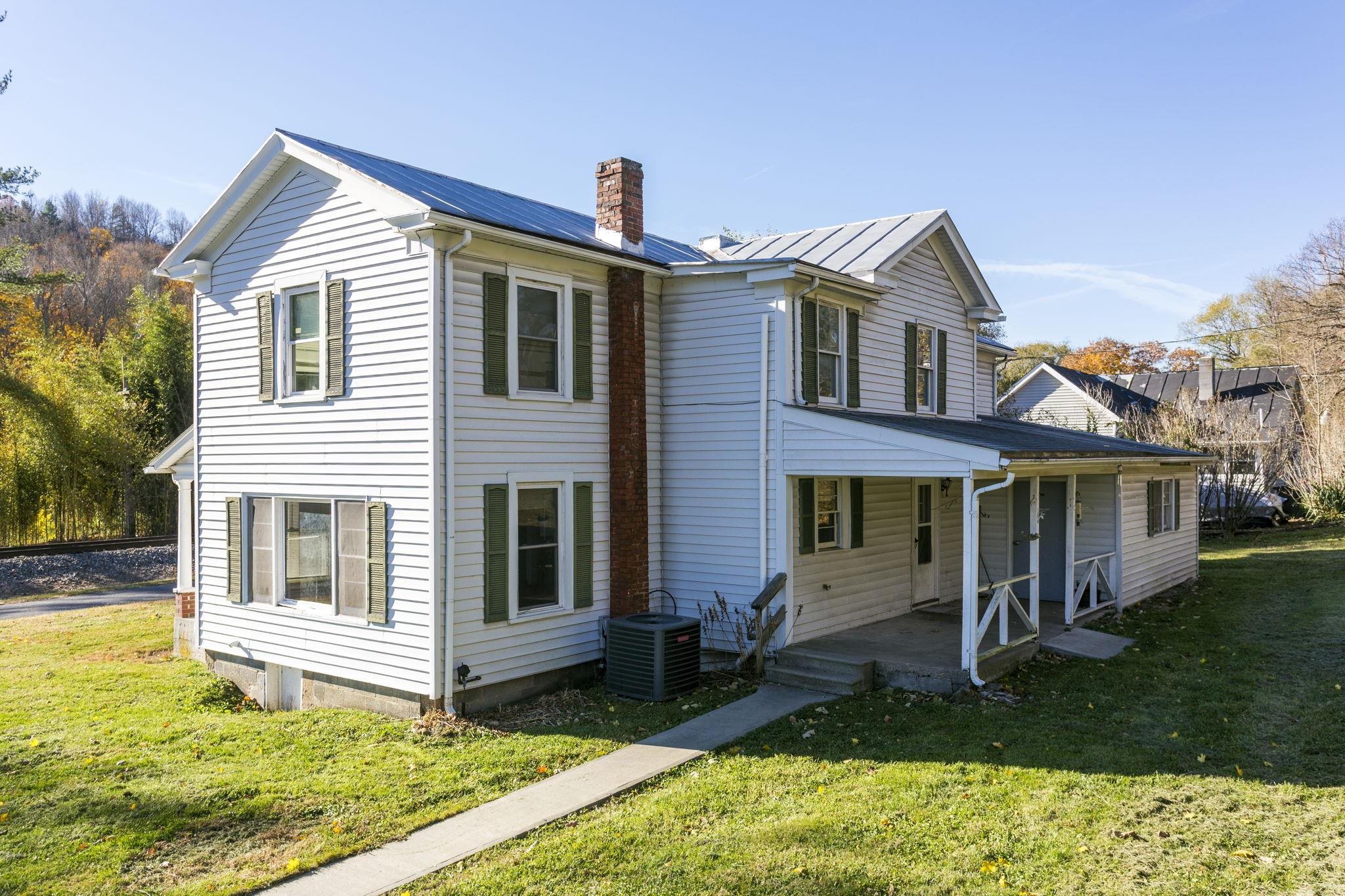 8 S CHESTNUT AVE, CRAIGSVILLE, Virginia 24430, 4 Bedrooms Bedrooms, ,1 BathroomBathrooms,Residential,8 S CHESTNUT AVE,670956 MLS # 670956 8 S CHESTNUT AVE, CRAIGSVILLE, Virginia 24430, 4 Bedrooms Bedrooms, ,1 BathroomBathrooms,Residential,8 S CHESTNUT AVE,670956 MLS # 670956