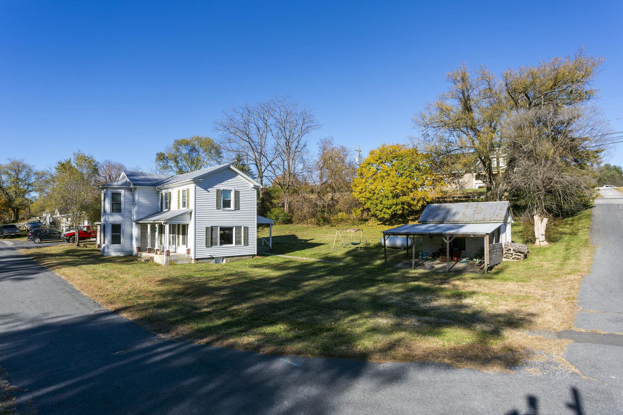 8 S CHESTNUT AVE, CRAIGSVILLE, Virginia 24430, 4 Bedrooms Bedrooms, ,1 BathroomBathrooms,Residential,8 S CHESTNUT AVE,670956 MLS # 670956 8 S CHESTNUT AVE, CRAIGSVILLE, Virginia 24430, 4 Bedrooms Bedrooms, ,1 BathroomBathrooms,Residential,8 S CHESTNUT AVE,670956 MLS # 670956