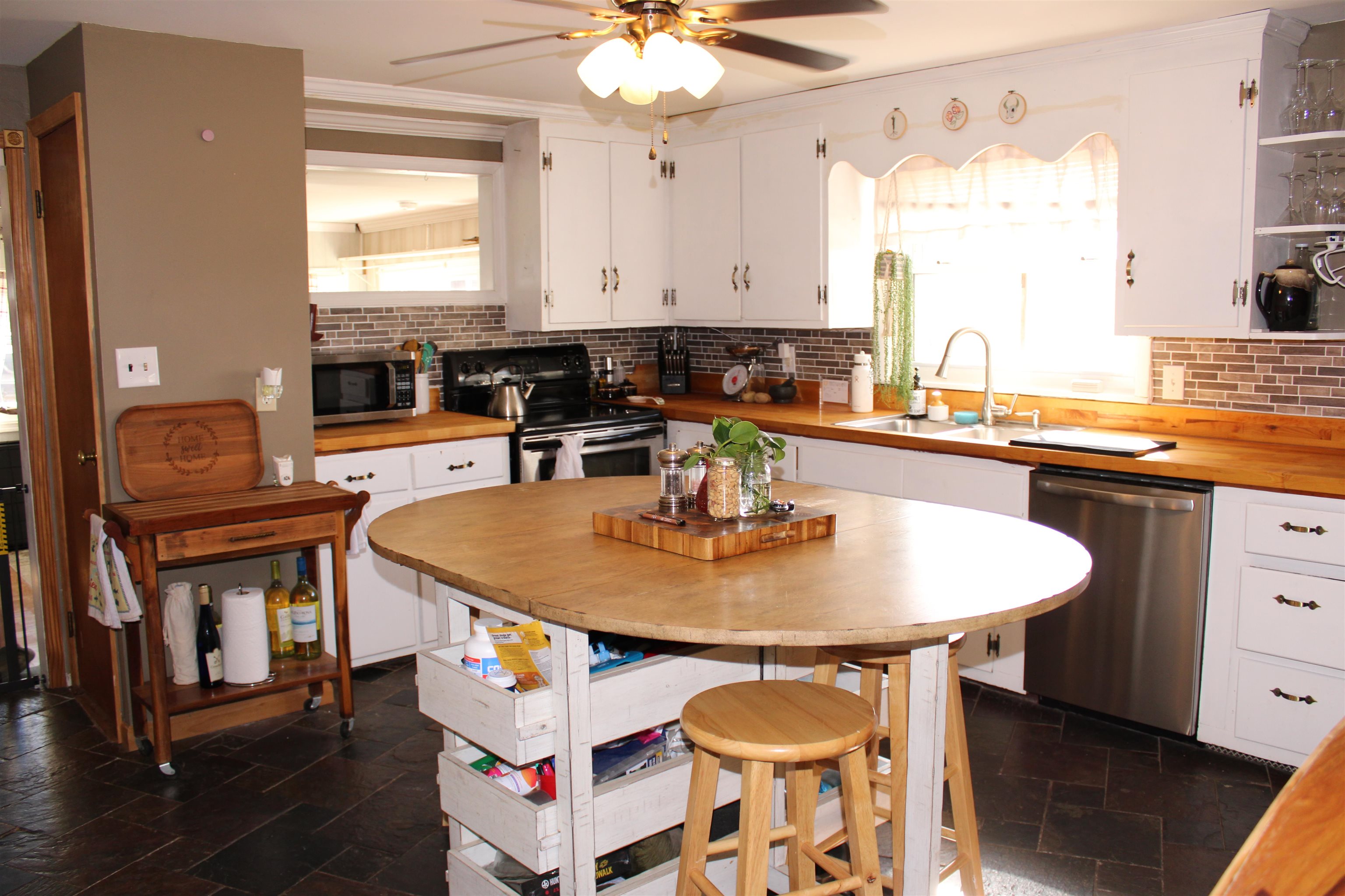 713 SAINT JAMES RD, FISHERSVILLE, Virginia 22939, 2 Bedrooms Bedrooms, ,1 BathroomBathrooms,Residential,713 SAINT JAMES RD,670958 MLS # 670958 713 SAINT JAMES RD, FISHERSVILLE, Virginia 22939, 2 Bedrooms Bedrooms, ,1 BathroomBathrooms,Residential,713 SAINT JAMES RD,670958 MLS # 670958