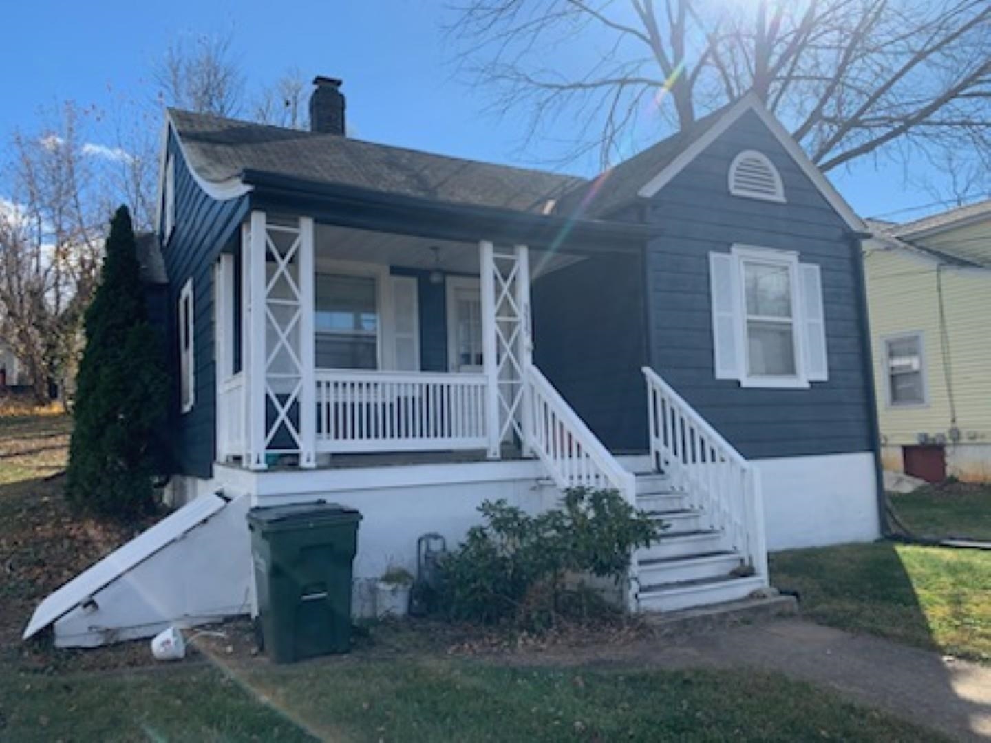 315 AUSTIN AVE, STAUNTON, Virginia 24401, 3 Bedrooms Bedrooms, ,1 BathroomBathrooms,Residential,315 AUSTIN AVE,670966 MLS # 670966