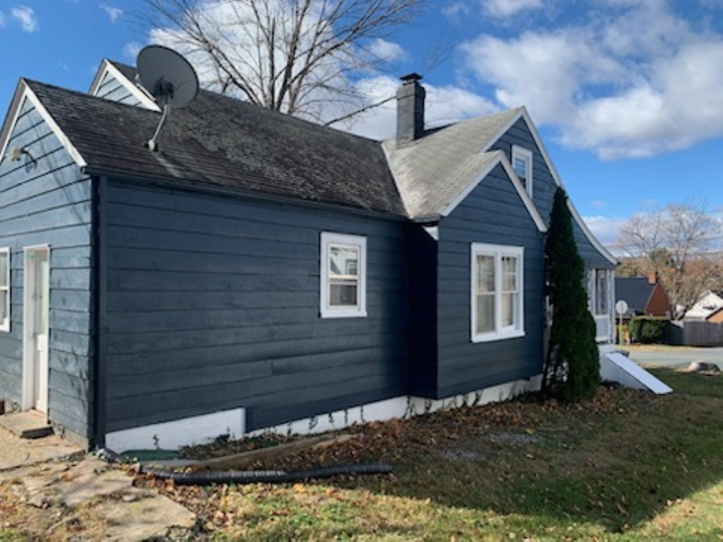 315 AUSTIN AVE, STAUNTON, Virginia 24401, 3 Bedrooms Bedrooms, ,1 BathroomBathrooms,Residential,315 AUSTIN AVE,670966 MLS # 670966