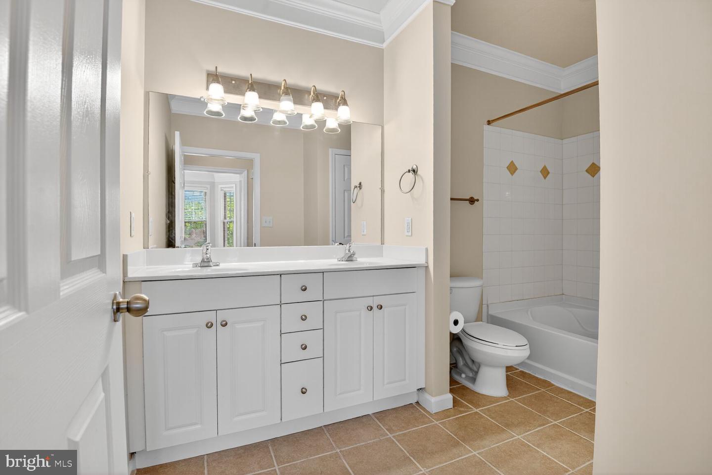 503 SUNSET VIEW TER SE #208, LEESBURG, Virginia 20175, 3 Bedrooms Bedrooms, ,2 BathroomsBathrooms,Residential,For sale,503 SUNSET VIEW TER SE #208,VALO2106208 MLS # VALO2106208