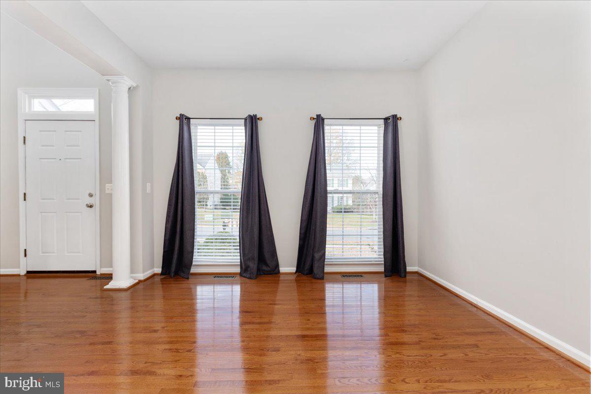 18688 POTOMAC STATION DR, LEESBURG, Virginia 20176, 4 Bedrooms Bedrooms, ,3 BathroomsBathrooms,Residential,For sale,18688 POTOMAC STATION DR,VALO2109196 MLS # VALO2109196