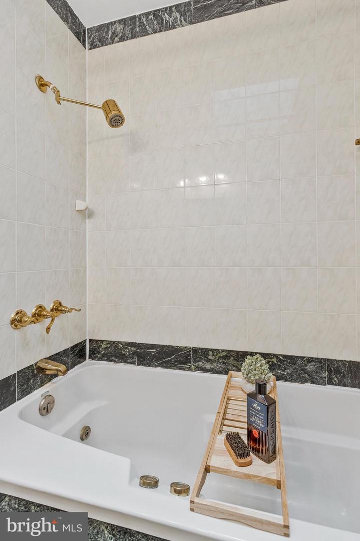 506 7TH ST NE, WASHINGTON, District Of Columbia 20002, 4 Bedrooms Bedrooms, ,2 BathroomsBathrooms,Residential,For sale,506 7TH ST NE,DCDC2229138 MLS # DCDC2229138