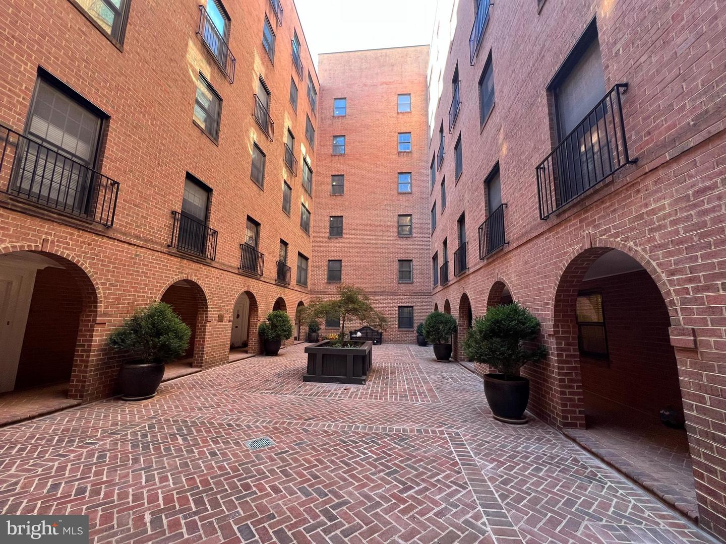 2828 WISCONSIN AVE NW #506, WASHINGTON, District Of Columbia 20007, 3 Bedrooms Bedrooms, ,2 BathroomsBathrooms,Residential,For sale,2828 WISCONSIN AVE NW #506,DCDC2230832 MLS # DCDC2230832