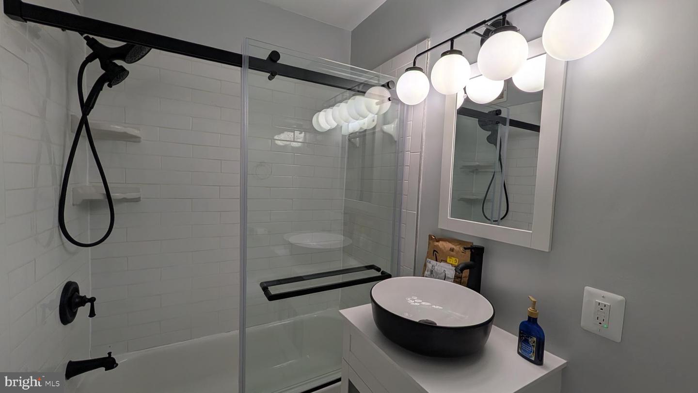 1300 S ARLINGTON RIDGE RD #702, ARLINGTON, Virginia 22202, 2 Bedrooms Bedrooms, ,1 BathroomBathrooms,Residential,For sale,1300 S ARLINGTON RIDGE RD #702,VAAR2065842 MLS # VAAR2065842 1300 S ARLINGTON RIDGE RD #702, ARLINGTON, Virginia 22202, 2 Bedrooms Bedrooms, ,1 BathroomBathrooms,Residential,For sale,1300 S ARLINGTON RIDGE RD #702,VAAR2065842 MLS # VAAR2065842