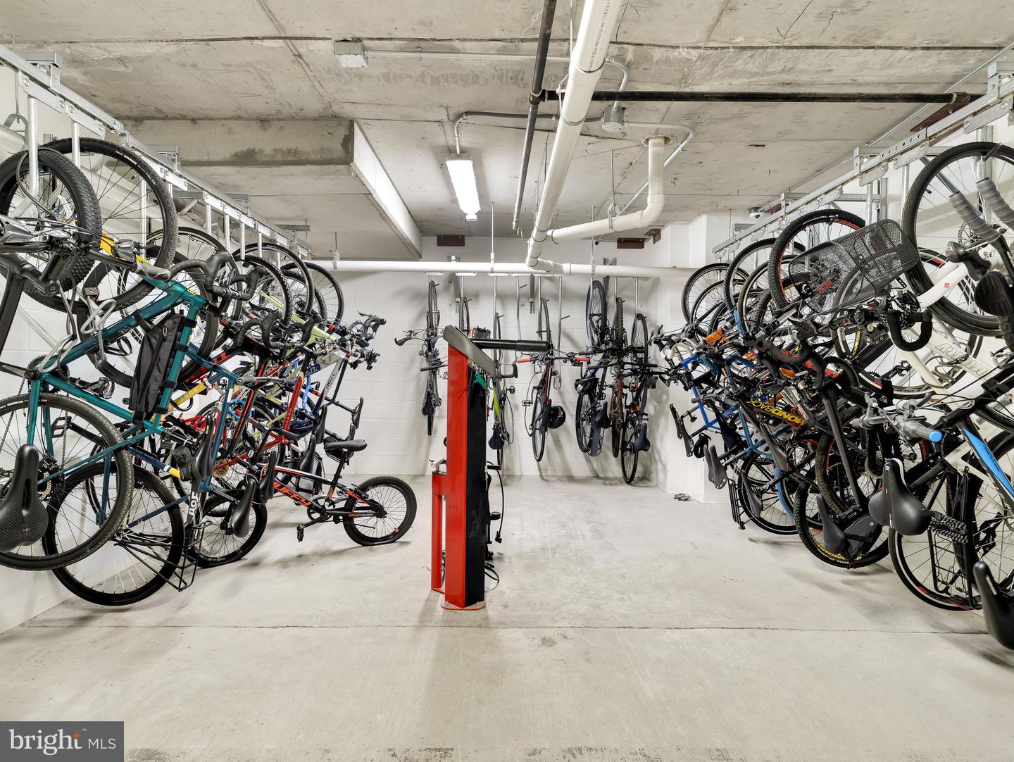 1211 VAN ST SE #501, WASHINGTON, District Of Columbia 20003, 2 Bedrooms Bedrooms, ,1 BathroomBathrooms,Residential,For sale,1211 VAN ST SE #501,DCDC2231134 MLS # DCDC2231134 1211 VAN ST SE #501, WASHINGTON, District Of Columbia 20003, 2 Bedrooms Bedrooms, ,1 BathroomBathrooms,Residential,For sale,1211 VAN ST SE #501,DCDC2231134 MLS # DCDC2231134