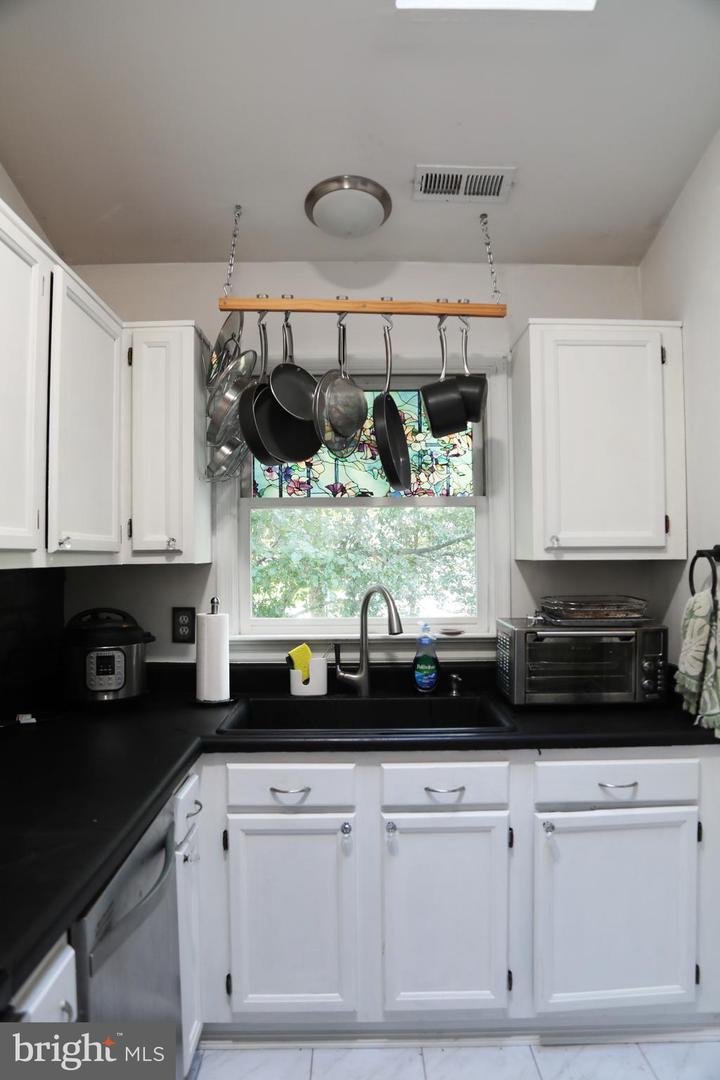 67 ALBERTSON CT, RUTHER GLEN, Virginia 22546, 3 Bedrooms Bedrooms, 7 Rooms Rooms,2 BathroomsBathrooms,Residential,For sale,67 ALBERTSON CT,VACV2009110 MLS # VACV2009110