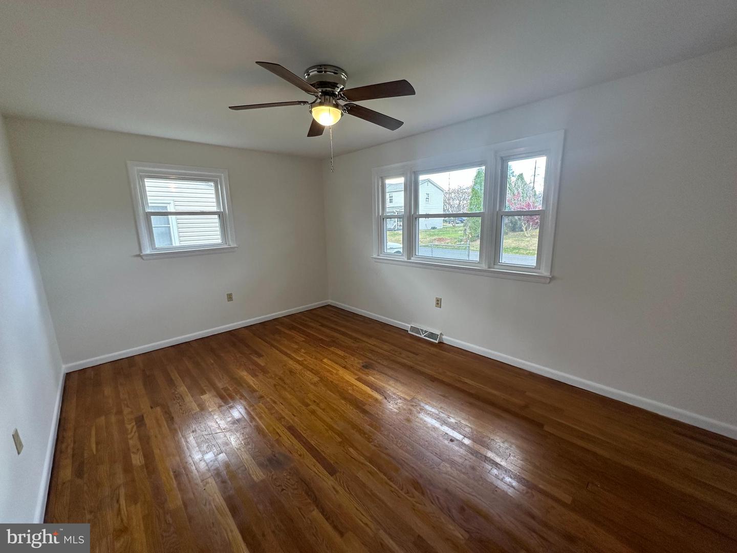 201 WOODLAND AVE, LURAY, Virginia 22835, 3 Bedrooms Bedrooms, ,1 BathroomBathrooms,Residential,For sale,201 WOODLAND AVE,VAPA2005582 MLS # VAPA2005582