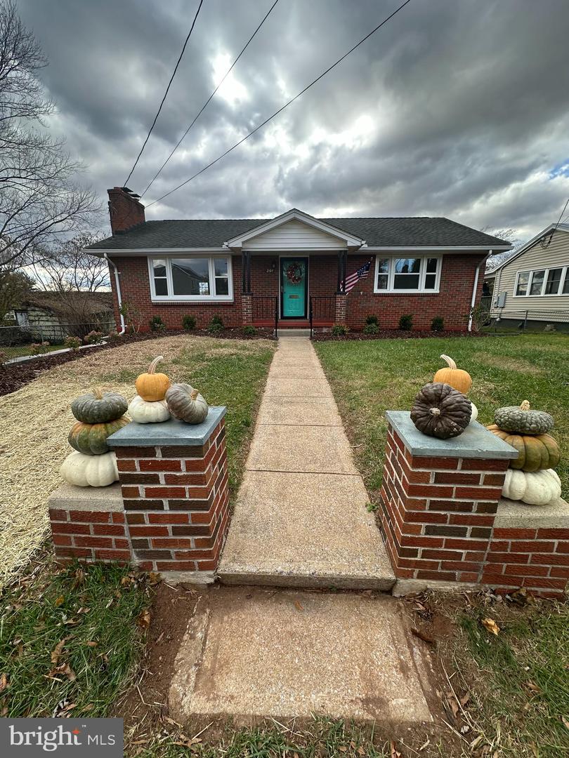 201 WOODLAND AVE, LURAY, Virginia 22835, 3 Bedrooms Bedrooms, ,1 BathroomBathrooms,Residential,For sale,201 WOODLAND AVE,VAPA2005582 MLS # VAPA2005582