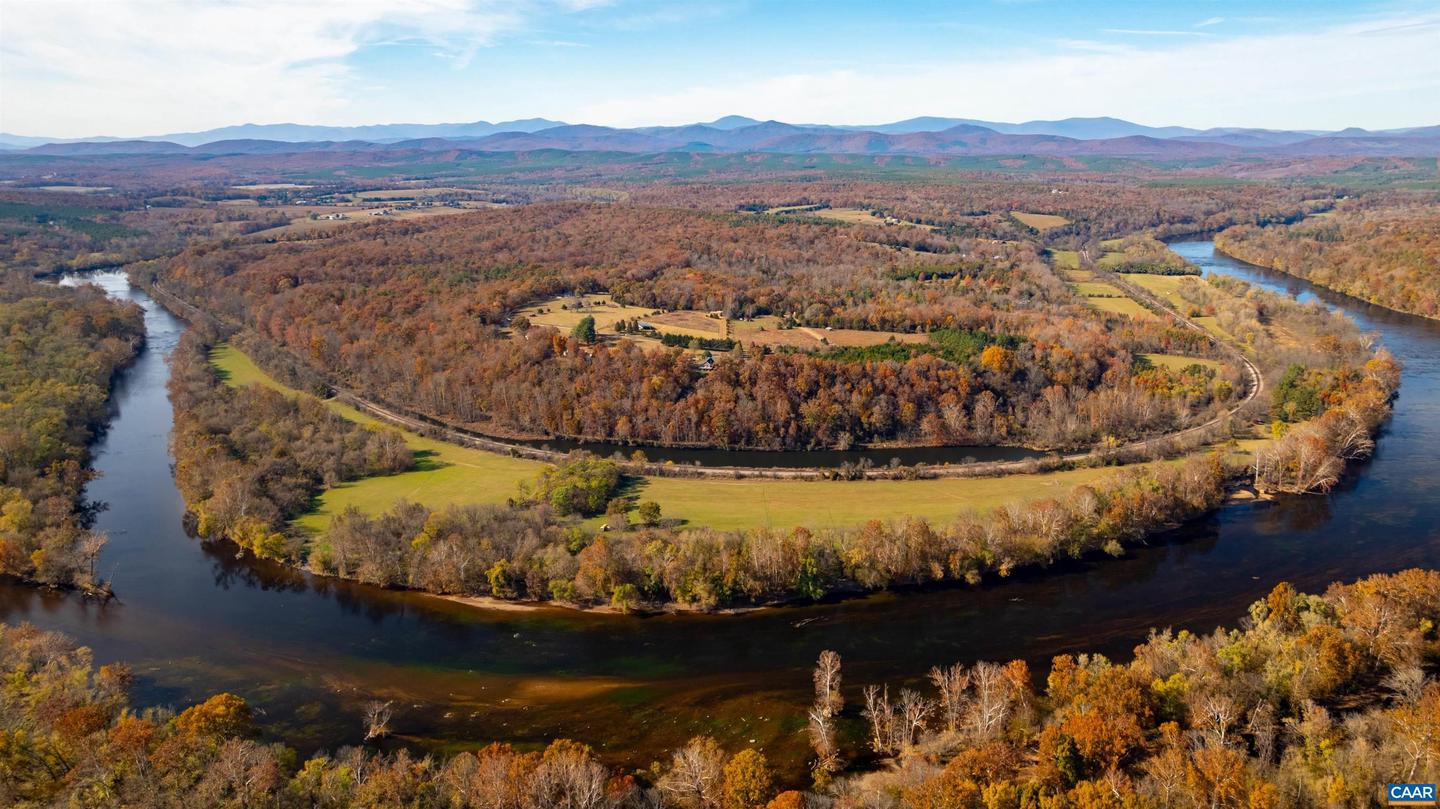 125 RIVER BREEZE CT, HOWARDSVILLE, Virginia 24562, 2 Bedrooms Bedrooms, ,2 BathroomsBathrooms,Residential,For sale,125 RIVER BREEZE CT,670946 MLS # 670946