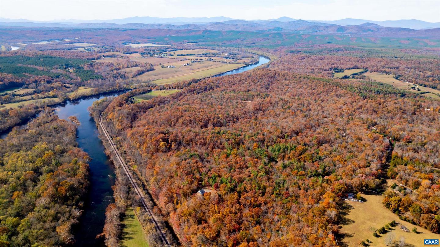 125 RIVER BREEZE CT, HOWARDSVILLE, Virginia 24562, 2 Bedrooms Bedrooms, ,2 BathroomsBathrooms,Residential,For sale,125 RIVER BREEZE CT,670946 MLS # 670946