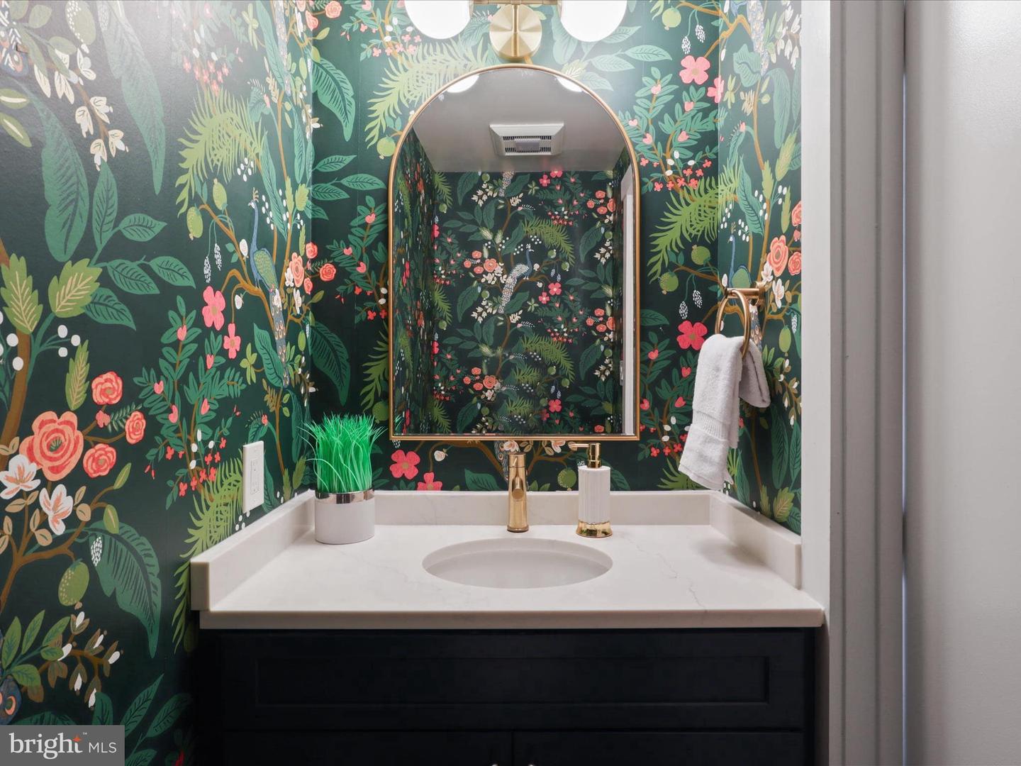 1524 GALES ST NE, WASHINGTON, District Of Columbia 20002, 3 Bedrooms Bedrooms, ,3 BathroomsBathrooms,Residential,For sale,1524 GALES ST NE,DCDC2231256 MLS # DCDC2231256