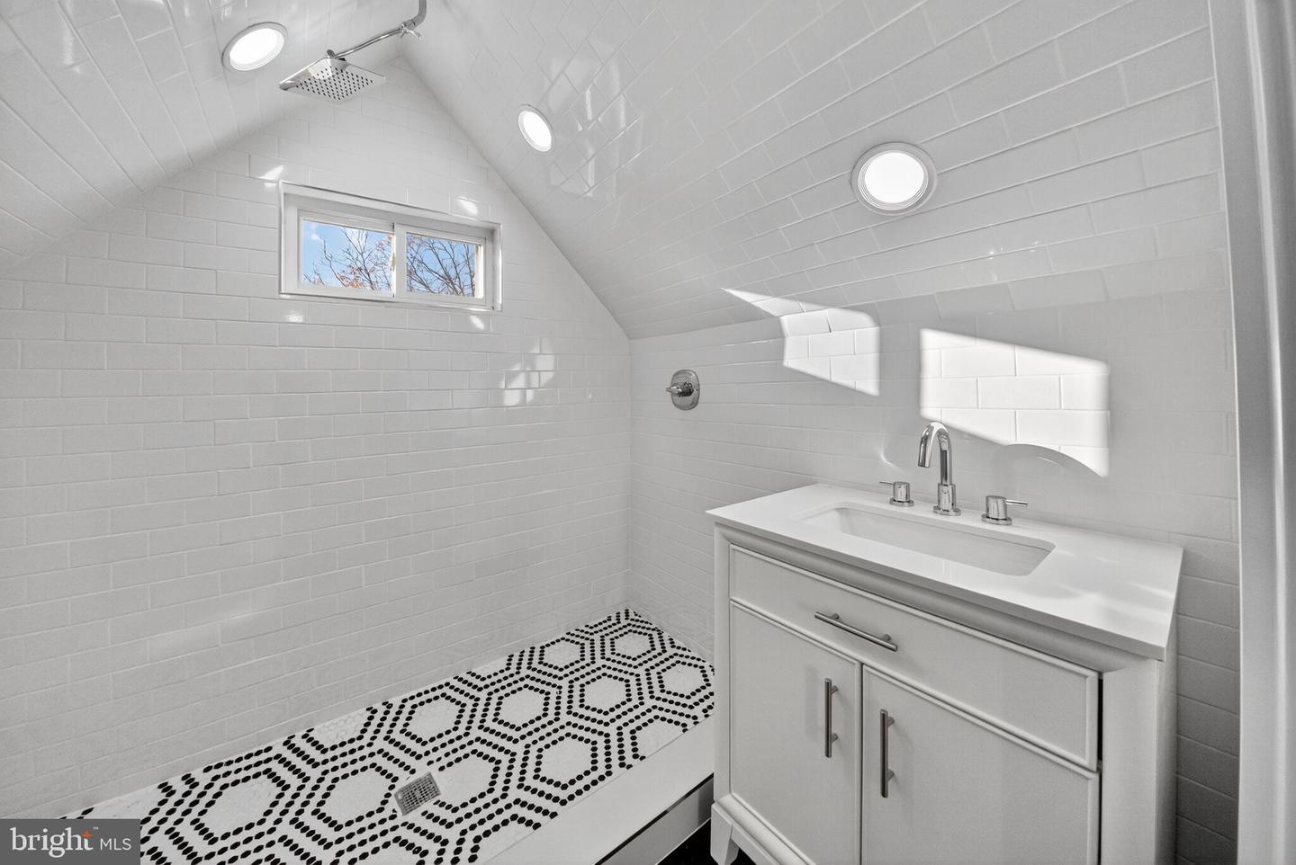 2017 FULTON PL NE, WASHINGTON, District Of Columbia 20018, 6 Bedrooms Bedrooms, 12 Rooms Rooms,5 BathroomsBathrooms,Residential,For sale,2017 FULTON PL NE,DCDC2231044 MLS # DCDC2231044