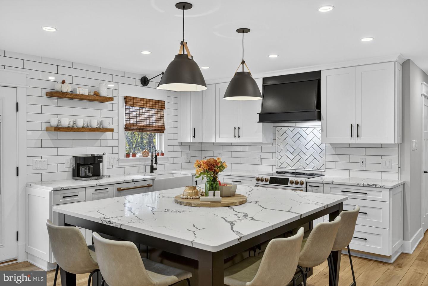 553 BELLVIEW AVE, WINCHESTER, Virginia 22601, 5 Bedrooms Bedrooms, ,2 BathroomsBathrooms,Residential,For sale,553 BELLVIEW AVE,VAWI2009450 MLS # VAWI2009450