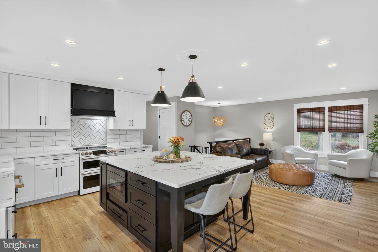 553 BELLVIEW AVE, WINCHESTER, Virginia 22601, 5 Bedrooms Bedrooms, ,2 BathroomsBathrooms,Residential,For sale,553 BELLVIEW AVE,VAWI2009450 MLS # VAWI2009450