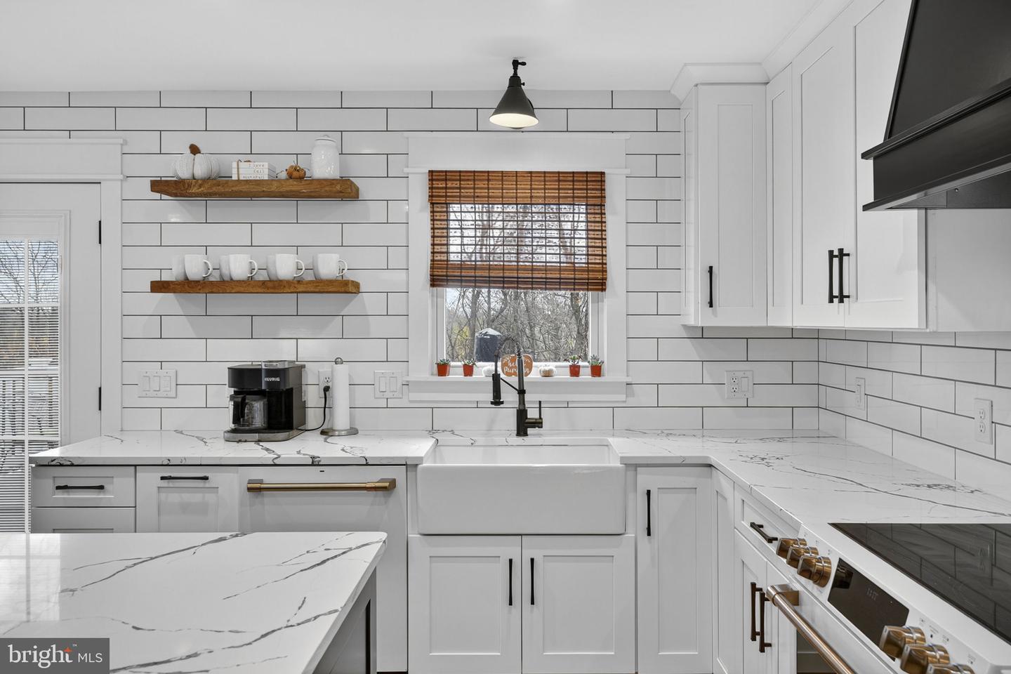 553 BELLVIEW AVE, WINCHESTER, Virginia 22601, 5 Bedrooms Bedrooms, ,2 BathroomsBathrooms,Residential,For sale,553 BELLVIEW AVE,VAWI2009450 MLS # VAWI2009450