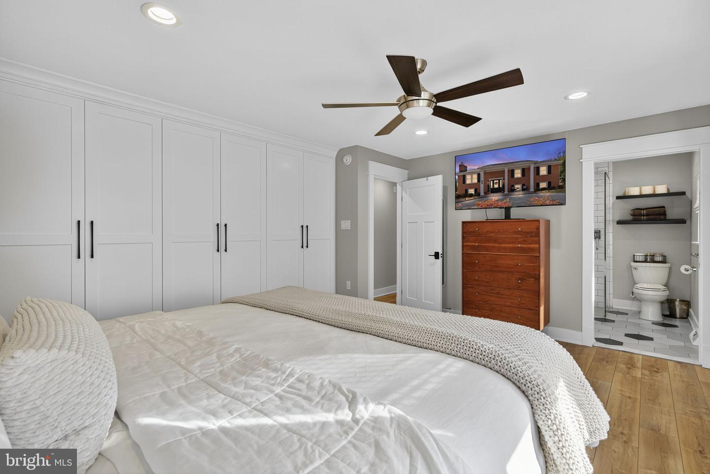 553 BELLVIEW AVE, WINCHESTER, Virginia 22601, 5 Bedrooms Bedrooms, ,2 BathroomsBathrooms,Residential,For sale,553 BELLVIEW AVE,VAWI2009450 MLS # VAWI2009450