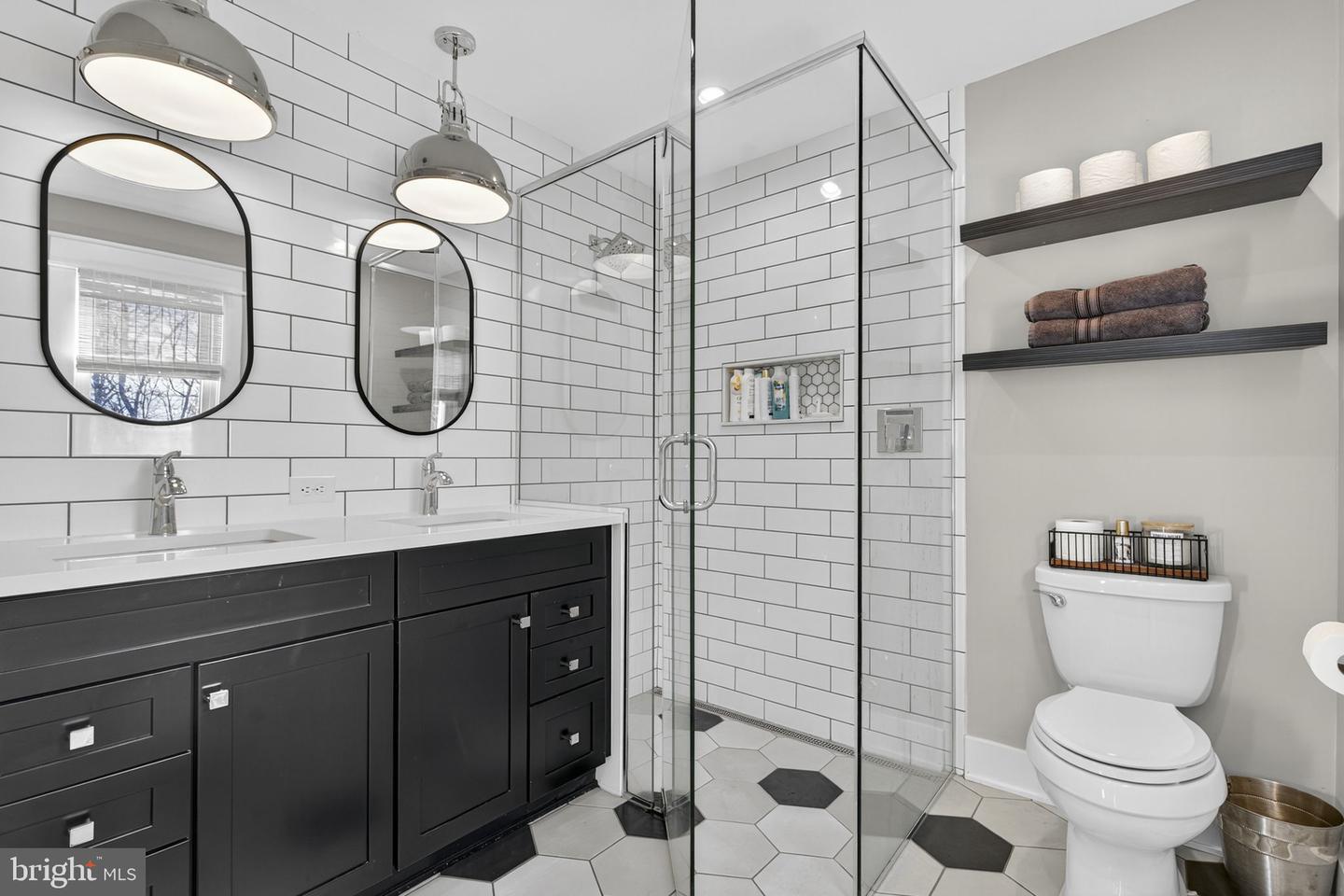 553 BELLVIEW AVE, WINCHESTER, Virginia 22601, 5 Bedrooms Bedrooms, ,2 BathroomsBathrooms,Residential,For sale,553 BELLVIEW AVE,VAWI2009450 MLS # VAWI2009450