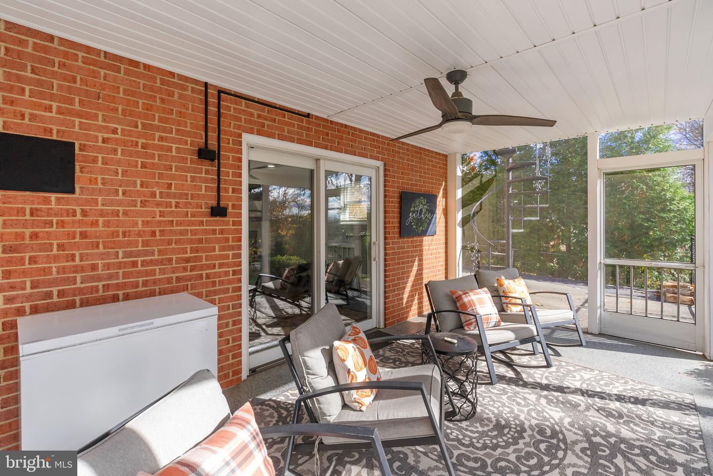 553 BELLVIEW AVE, WINCHESTER, Virginia 22601, 5 Bedrooms Bedrooms, ,2 BathroomsBathrooms,Residential,For sale,553 BELLVIEW AVE,VAWI2009450 MLS # VAWI2009450