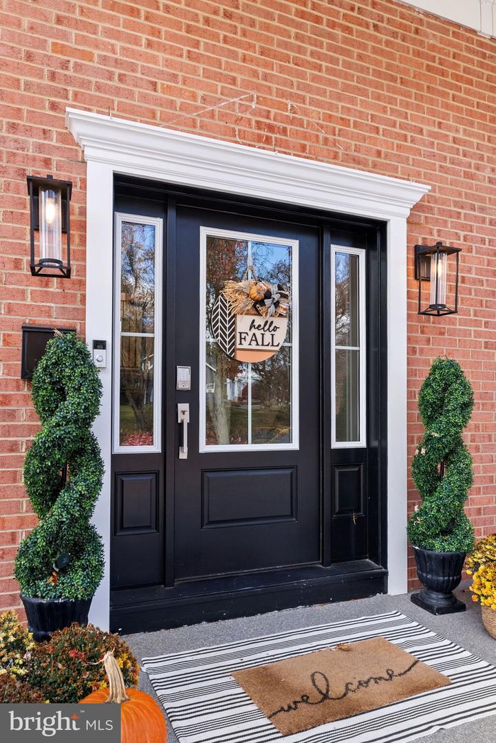 553 BELLVIEW AVE, WINCHESTER, Virginia 22601, 5 Bedrooms Bedrooms, ,2 BathroomsBathrooms,Residential,For sale,553 BELLVIEW AVE,VAWI2009450 MLS # VAWI2009450