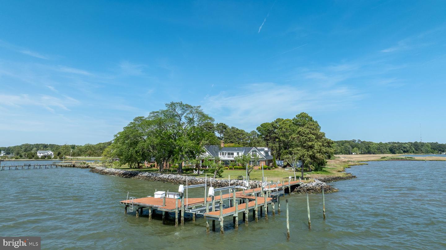 6454 CARMINES ISLAND LN, HAYES, Virginia 23072, 5 Bedrooms Bedrooms, ,4 BathroomsBathrooms,Residential,For sale,6454 CARMINES ISLAND LN,VAGV2000172 MLS # VAGV2000172