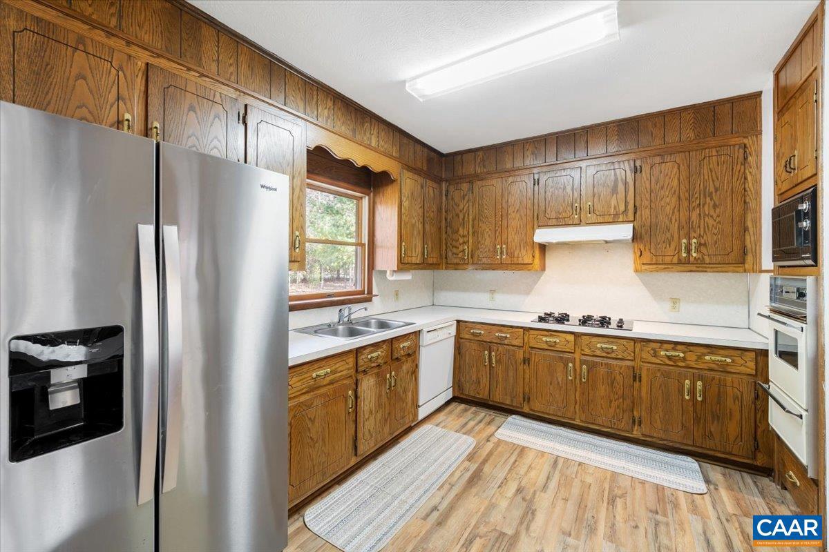 391 POND RD, BUCKINGHAM, Virginia 23921, 3 Bedrooms Bedrooms, ,3 BathroomsBathrooms,Residential,For sale,391 POND RD,670959 MLS # 670959 391 POND RD, BUCKINGHAM, Virginia 23921, 3 Bedrooms Bedrooms, ,3 BathroomsBathrooms,Residential,For sale,391 POND RD,670959 MLS # 670959