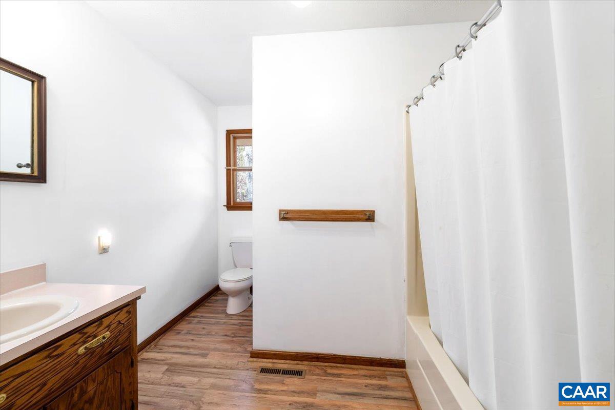 391 POND RD, BUCKINGHAM, Virginia 23921, 3 Bedrooms Bedrooms, ,3 BathroomsBathrooms,Residential,For sale,391 POND RD,670959 MLS # 670959 391 POND RD, BUCKINGHAM, Virginia 23921, 3 Bedrooms Bedrooms, ,3 BathroomsBathrooms,Residential,For sale,391 POND RD,670959 MLS # 670959