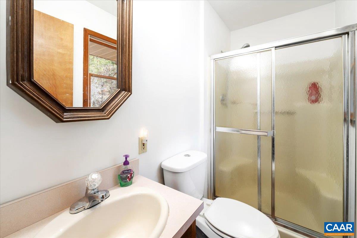 391 POND RD, BUCKINGHAM, Virginia 23921, 3 Bedrooms Bedrooms, ,3 BathroomsBathrooms,Residential,For sale,391 POND RD,670959 MLS # 670959 391 POND RD, BUCKINGHAM, Virginia 23921, 3 Bedrooms Bedrooms, ,3 BathroomsBathrooms,Residential,For sale,391 POND RD,670959 MLS # 670959