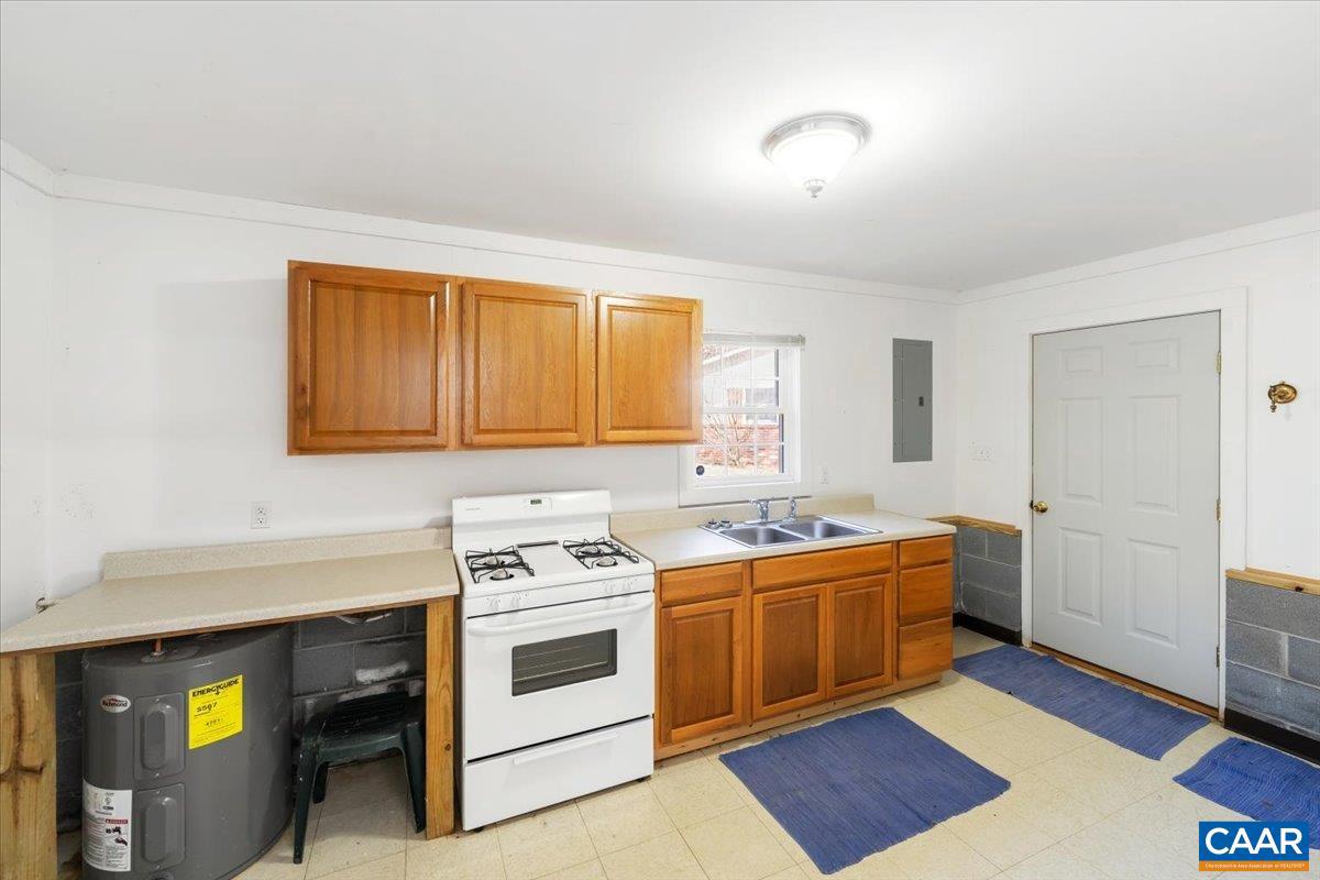 391 POND RD, BUCKINGHAM, Virginia 23921, 3 Bedrooms Bedrooms, ,3 BathroomsBathrooms,Residential,For sale,391 POND RD,670959 MLS # 670959 391 POND RD, BUCKINGHAM, Virginia 23921, 3 Bedrooms Bedrooms, ,3 BathroomsBathrooms,Residential,For sale,391 POND RD,670959 MLS # 670959