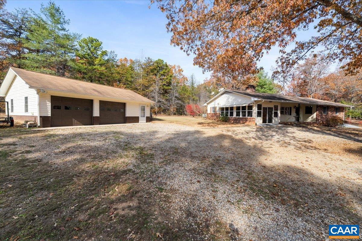 391 POND RD, BUCKINGHAM, Virginia 23921, 3 Bedrooms Bedrooms, ,3 BathroomsBathrooms,Residential,For sale,391 POND RD,670959 MLS # 670959 391 POND RD, BUCKINGHAM, Virginia 23921, 3 Bedrooms Bedrooms, ,3 BathroomsBathrooms,Residential,For sale,391 POND RD,670959 MLS # 670959