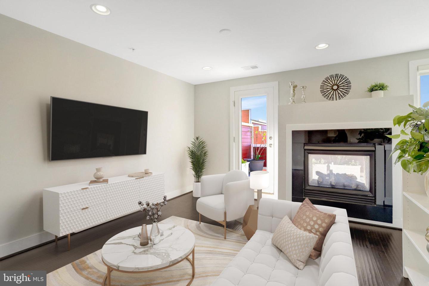 2004 POTOMAC AVE, ALEXANDRIA, Virginia 22301, 4 Bedrooms Bedrooms, ,3 BathroomsBathrooms,Residential,For sale,2004 POTOMAC AVE,VAAX2051712 MLS # VAAX2051712