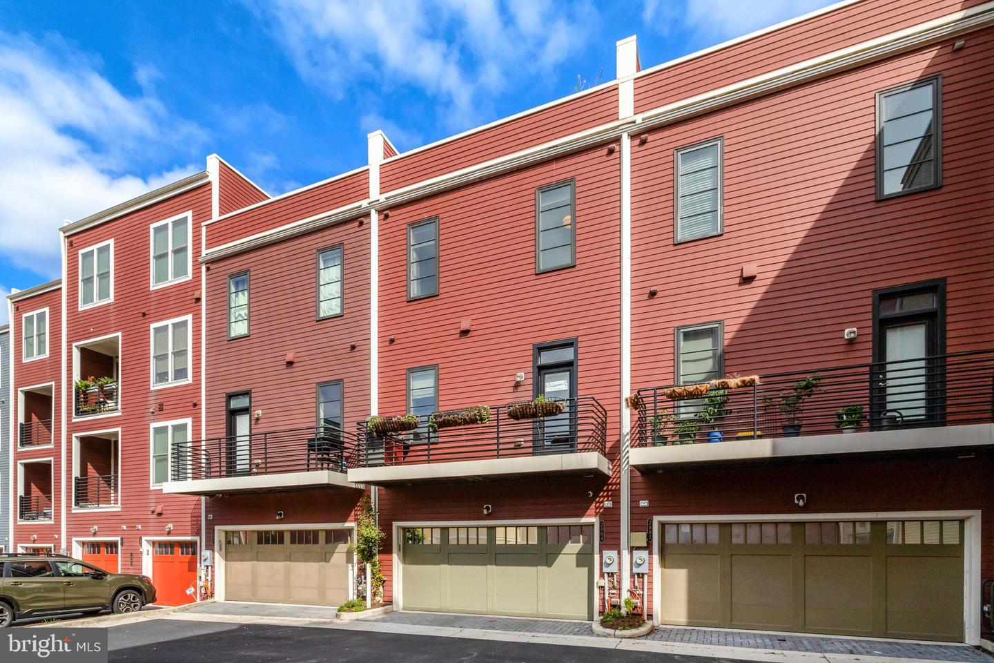 2004 POTOMAC AVE, ALEXANDRIA, Virginia 22301, 4 Bedrooms Bedrooms, ,3 BathroomsBathrooms,Residential,For sale,2004 POTOMAC AVE,VAAX2051712 MLS # VAAX2051712