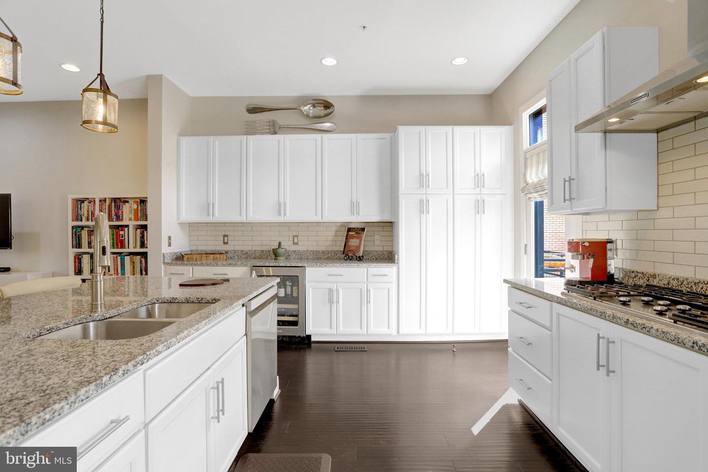 2004 POTOMAC AVE, ALEXANDRIA, Virginia 22301, 4 Bedrooms Bedrooms, ,3 BathroomsBathrooms,Residential,For sale,2004 POTOMAC AVE,VAAX2051712 MLS # VAAX2051712