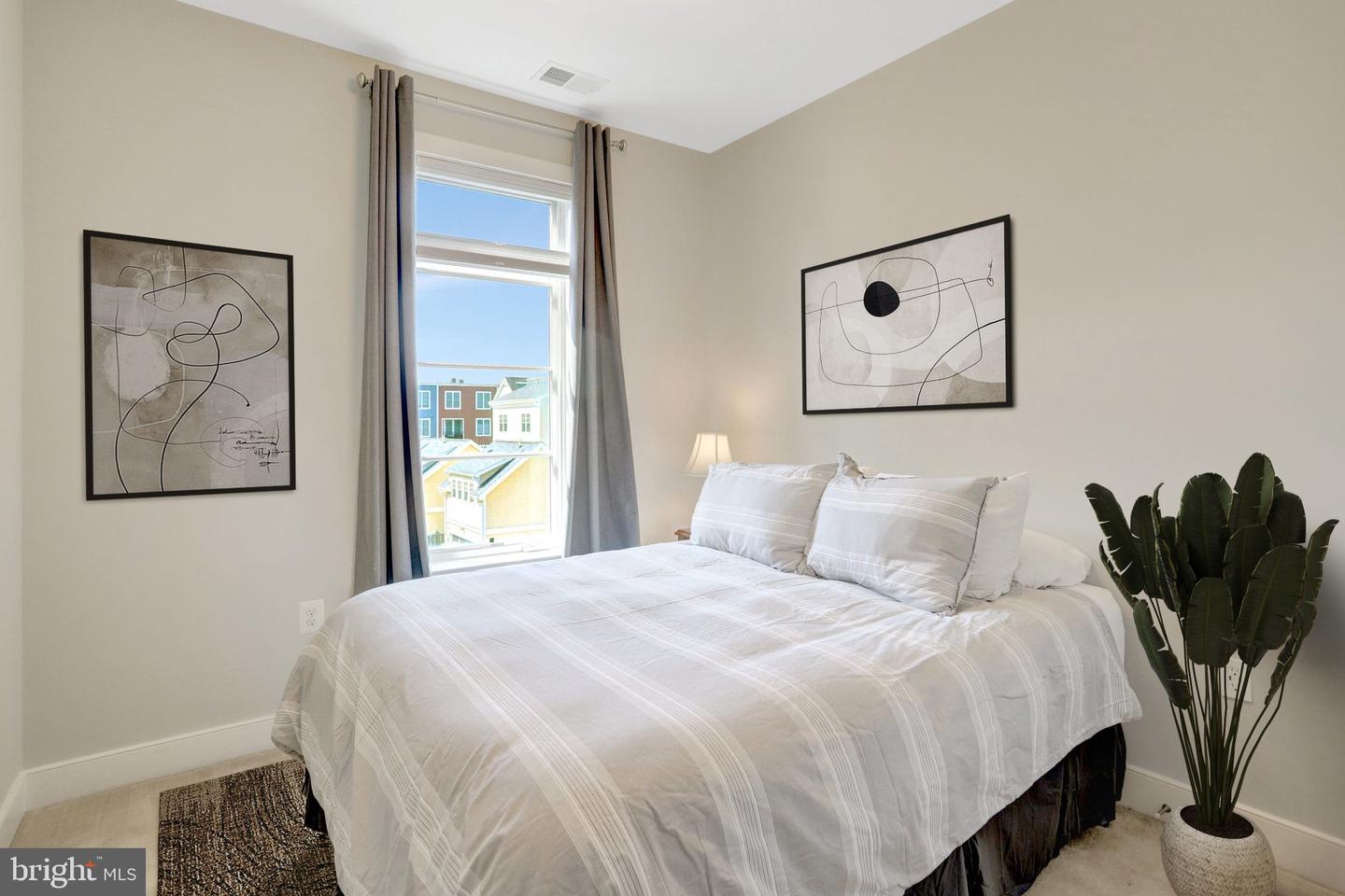 2004 POTOMAC AVE, ALEXANDRIA, Virginia 22301, 4 Bedrooms Bedrooms, ,3 BathroomsBathrooms,Residential,For sale,2004 POTOMAC AVE,VAAX2051712 MLS # VAAX2051712