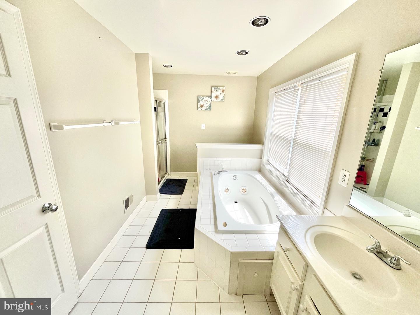 3720 5TH ST S, ARLINGTON, Virginia 22204, 5 Bedrooms Bedrooms, ,3 BathroomsBathrooms,Residential,For sale,3720 5TH ST S,VAAR2065942 MLS # VAAR2065942