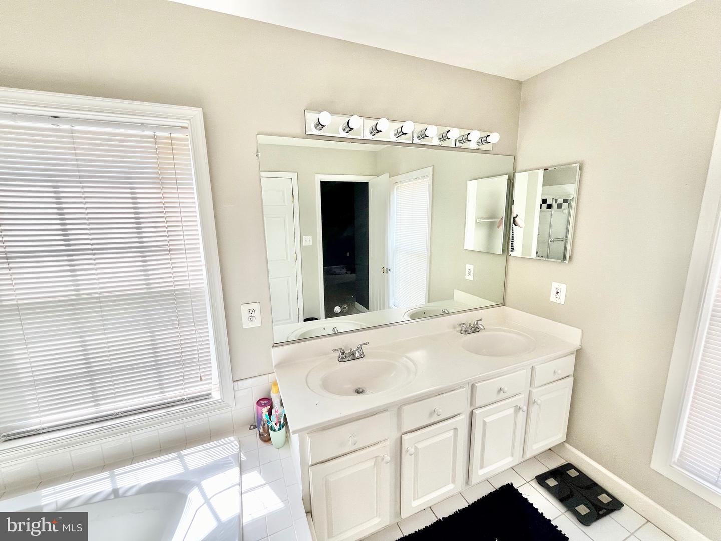 3720 5TH ST S, ARLINGTON, Virginia 22204, 5 Bedrooms Bedrooms, ,3 BathroomsBathrooms,Residential,For sale,3720 5TH ST S,VAAR2065942 MLS # VAAR2065942