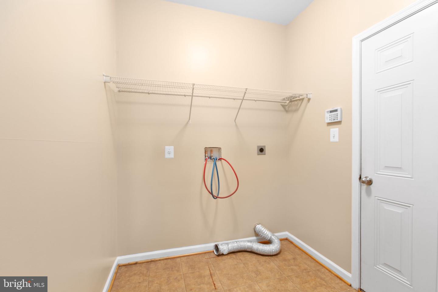 9330 BIRCH CLIFF DR, FREDERICKSBURG, Virginia 22407, 4 Bedrooms Bedrooms, 10 Rooms Rooms,3 BathroomsBathrooms,Residential,For sale,9330 BIRCH CLIFF DR,VASP2034462 MLS # VASP2034462