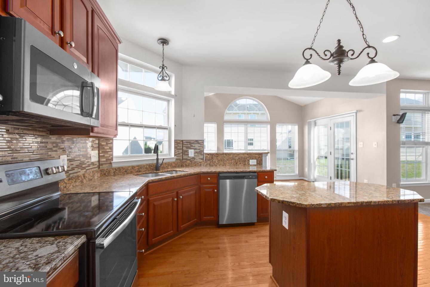 9330 BIRCH CLIFF DR, FREDERICKSBURG, Virginia 22407, 4 Bedrooms Bedrooms, 10 Rooms Rooms,3 BathroomsBathrooms,Residential,For sale,9330 BIRCH CLIFF DR,VASP2034462 MLS # VASP2034462