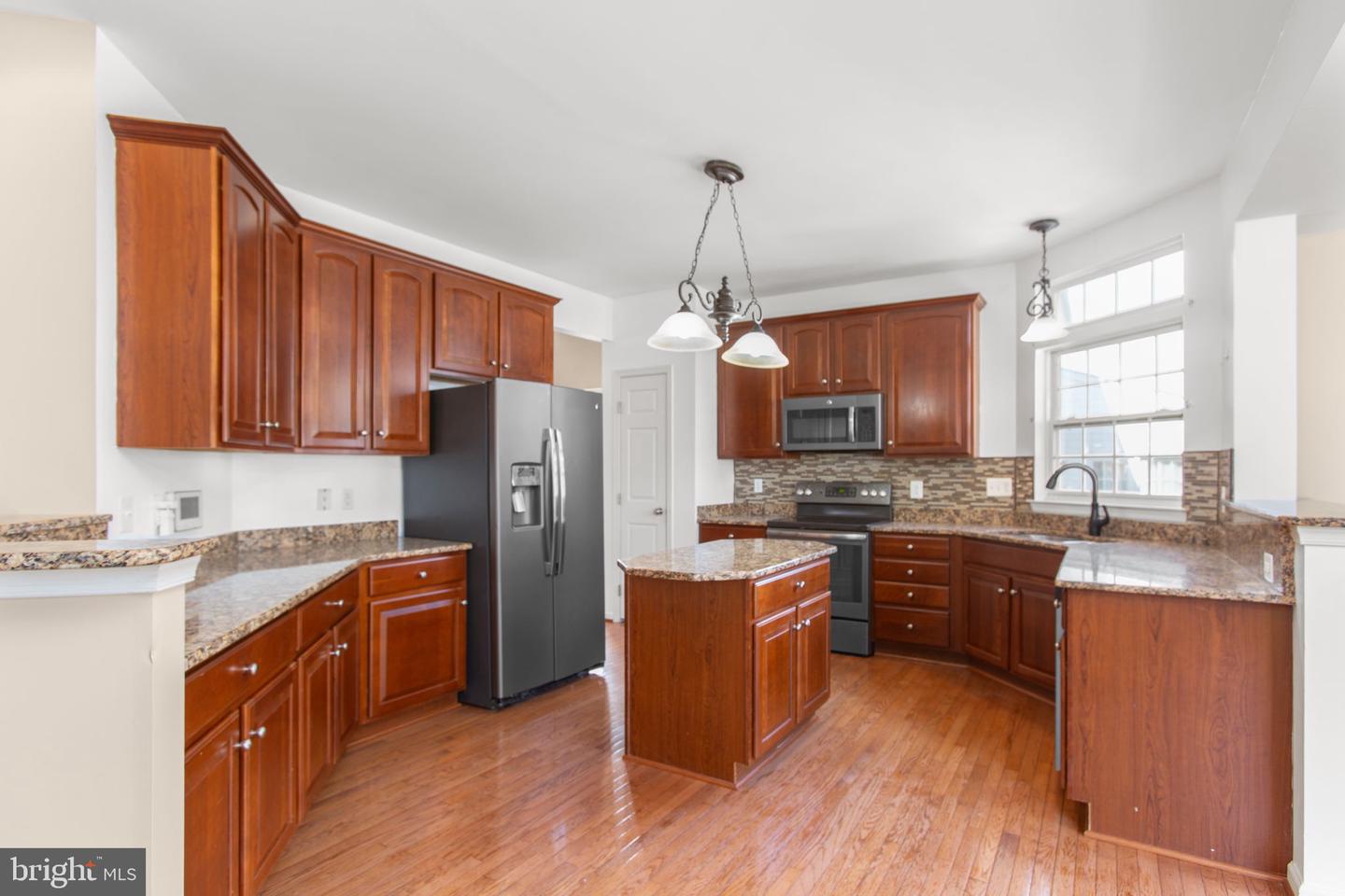 9330 BIRCH CLIFF DR, FREDERICKSBURG, Virginia 22407, 4 Bedrooms Bedrooms, 10 Rooms Rooms,3 BathroomsBathrooms,Residential,For sale,9330 BIRCH CLIFF DR,VASP2034462 MLS # VASP2034462