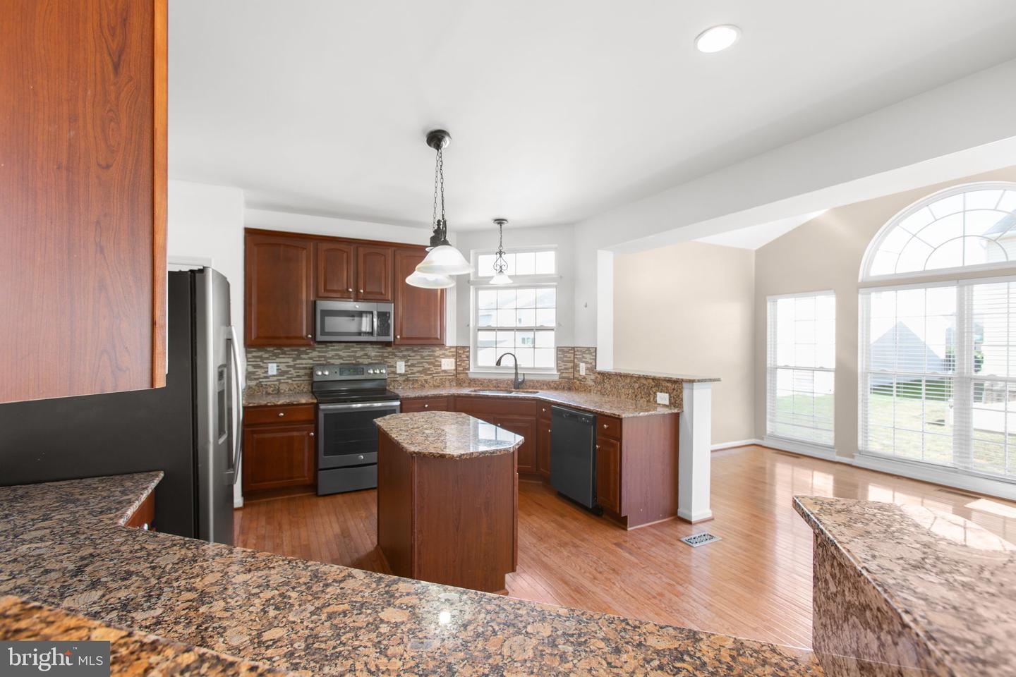 9330 BIRCH CLIFF DR, FREDERICKSBURG, Virginia 22407, 4 Bedrooms Bedrooms, 10 Rooms Rooms,3 BathroomsBathrooms,Residential,For sale,9330 BIRCH CLIFF DR,VASP2034462 MLS # VASP2034462