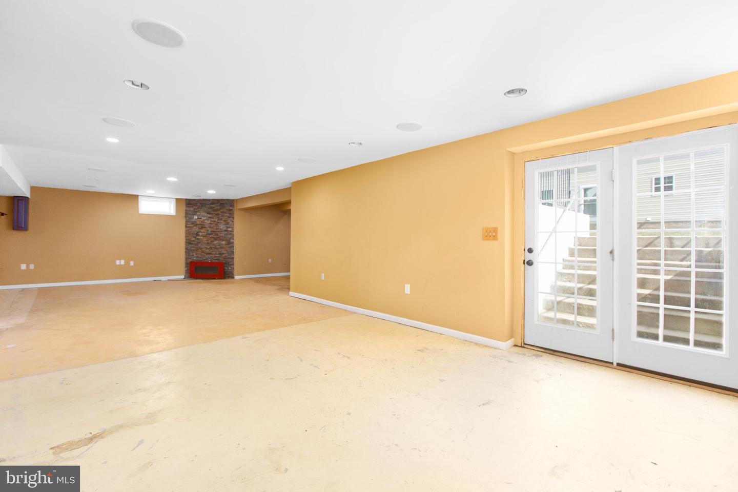 9330 BIRCH CLIFF DR, FREDERICKSBURG, Virginia 22407, 4 Bedrooms Bedrooms, 10 Rooms Rooms,3 BathroomsBathrooms,Residential,For sale,9330 BIRCH CLIFF DR,VASP2034462 MLS # VASP2034462